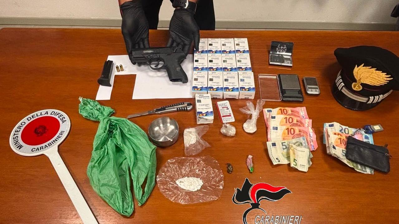 Smantellata rete di spaccio a Bondeno: sequestrata “cocaina rosa” e una pistola