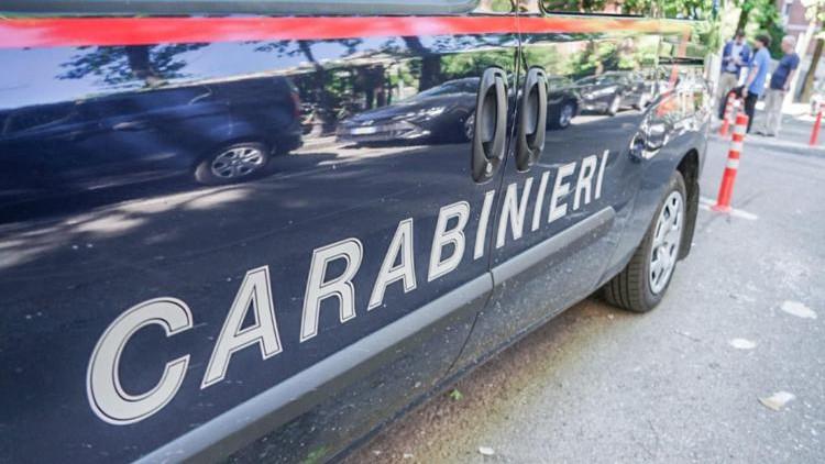 Bambina di 8 anni chiama il 118: «Sono sola da ore e ho fame» – Cosa è successo
