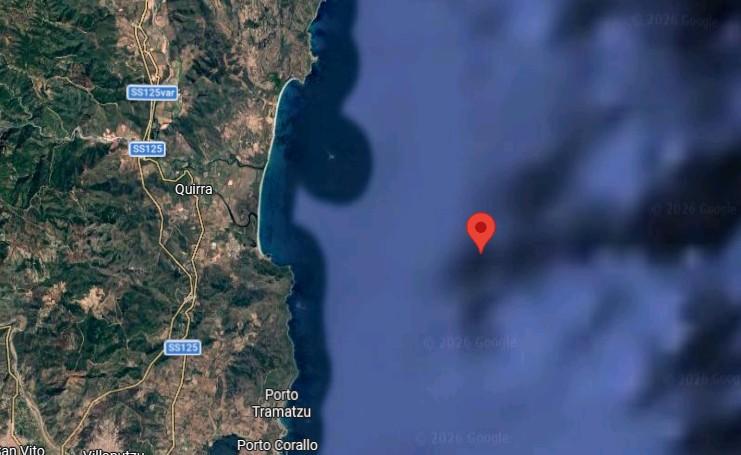 Ordigno sui fondali, stop della Guardia costiera ai bagni e alla navigazione nel raggio di mille metri