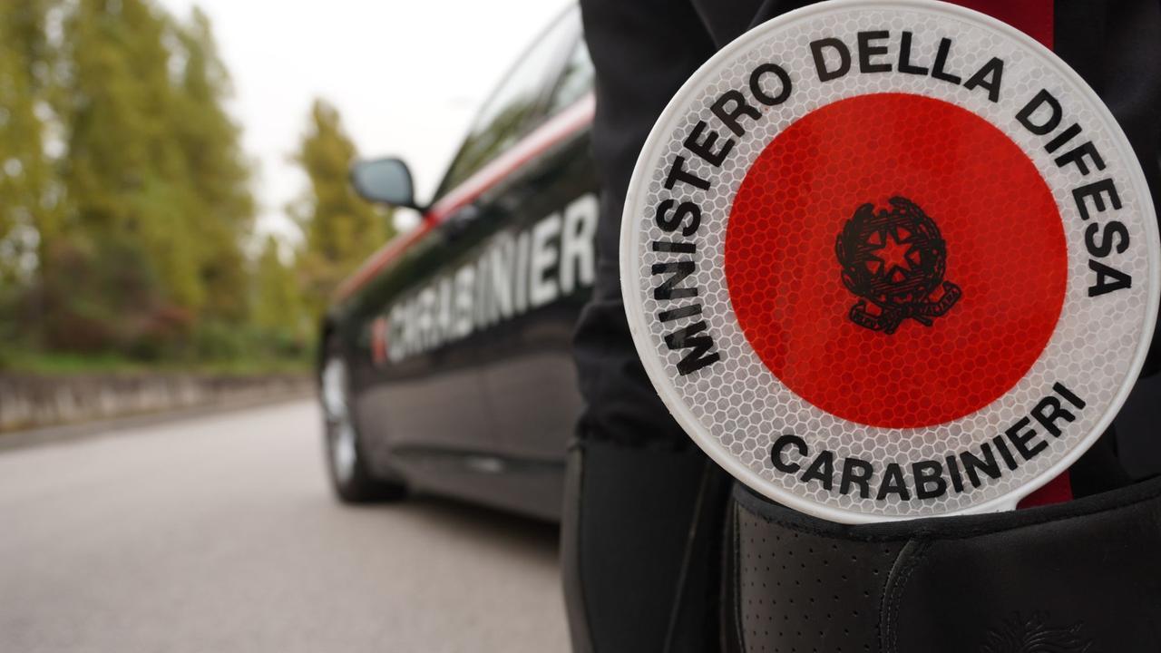 Dodicenne accoltellato all’addome: ricercato un coetaneo