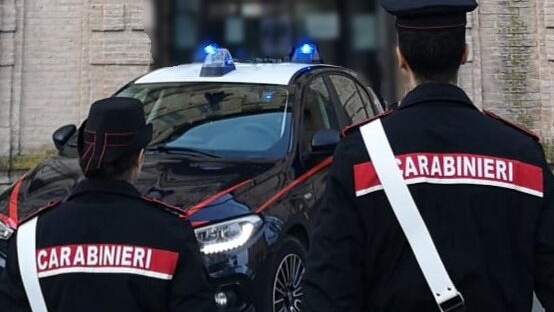 Picchia la coinquilina incinta e la minaccia di morte: denunciata una 41enne