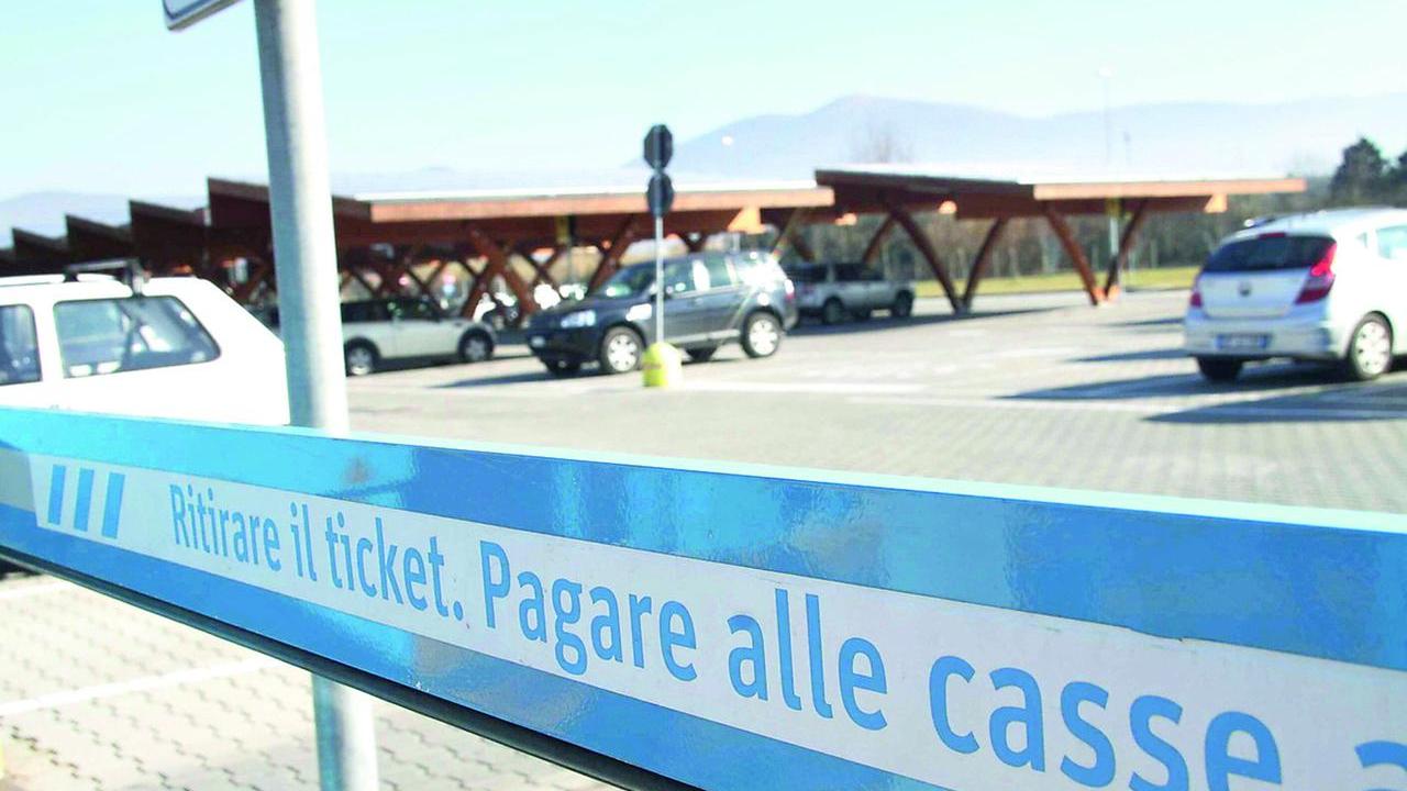 Parcheggi dell’ospedale: Prato vorrebbe fare come Pistoia ma non può