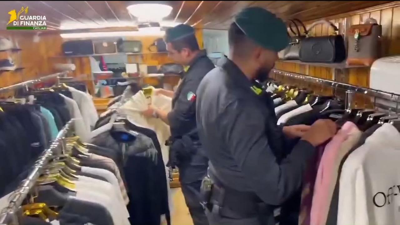 Gioielli di lusso e capi griffati, era tutto falso: maxi sequestro della Guardia di Finanza