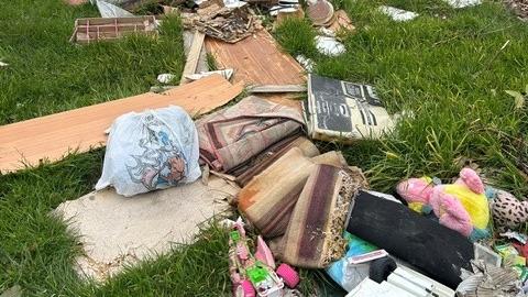 Discarica abusiva scoperta nei boschi di Vernio: due denunce