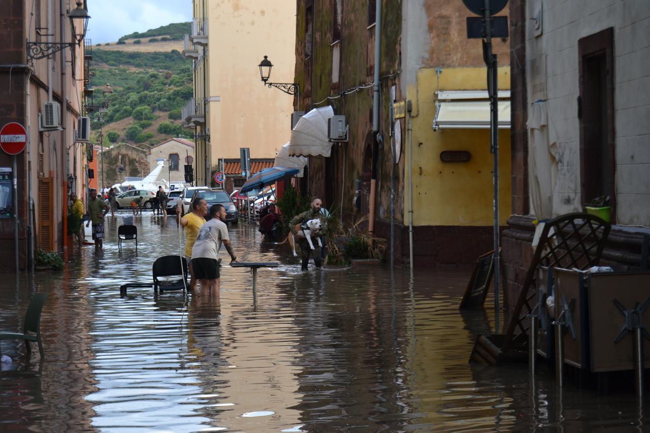 Temporali improvvisi e rischio incendi, la Sardegna divisa a metà fra acquazzoni estivi e caldo torrido