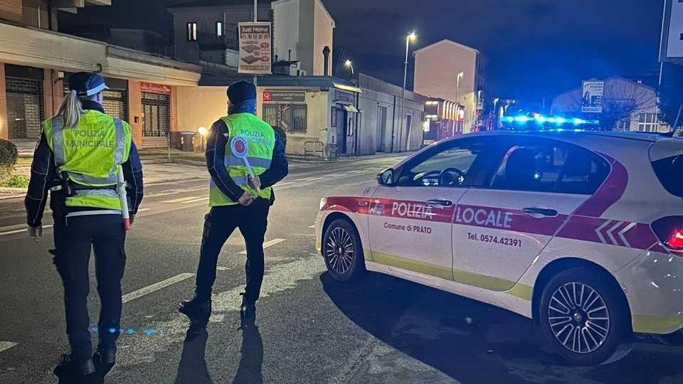 Prato, investe un agente e ne ferisce un altro: arrestato un quarantenne