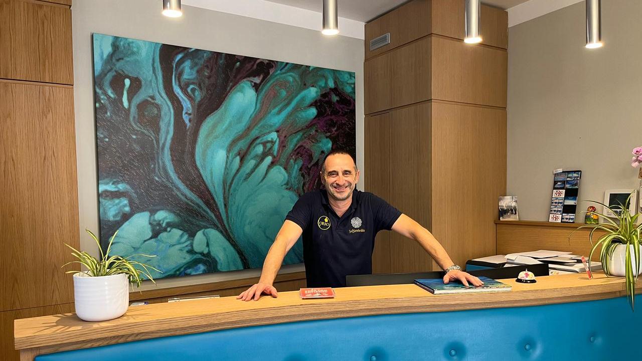 Filippo Nieddu, titolare dell'hotel L'Ambasciata (foto Mario Rosas)