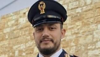 È a bordo della sua auto e si imbatte in un grave incidente, poliziotto fuori servizio soccorre i feriti – L’intervento