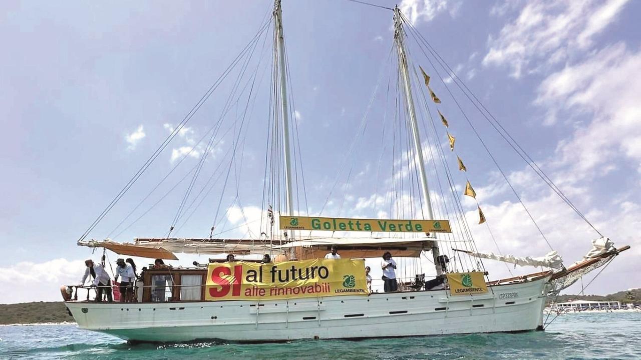 Inquinamento, nel mare dell’isola ci sono tre aree critiche, ma il quadro è positivo – I dati di Goletta verde