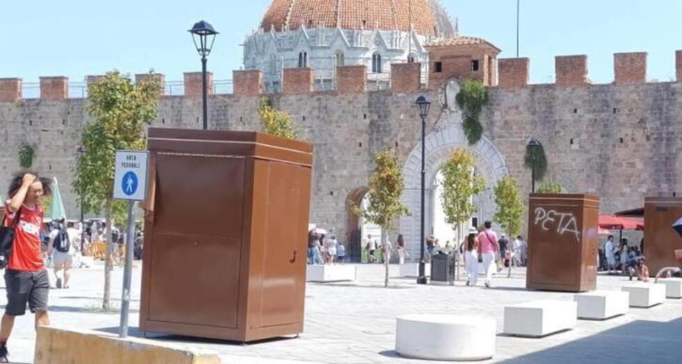 Pisa, bancarelle «Verifica sulle scelte del Comune per piazza Manin» 
