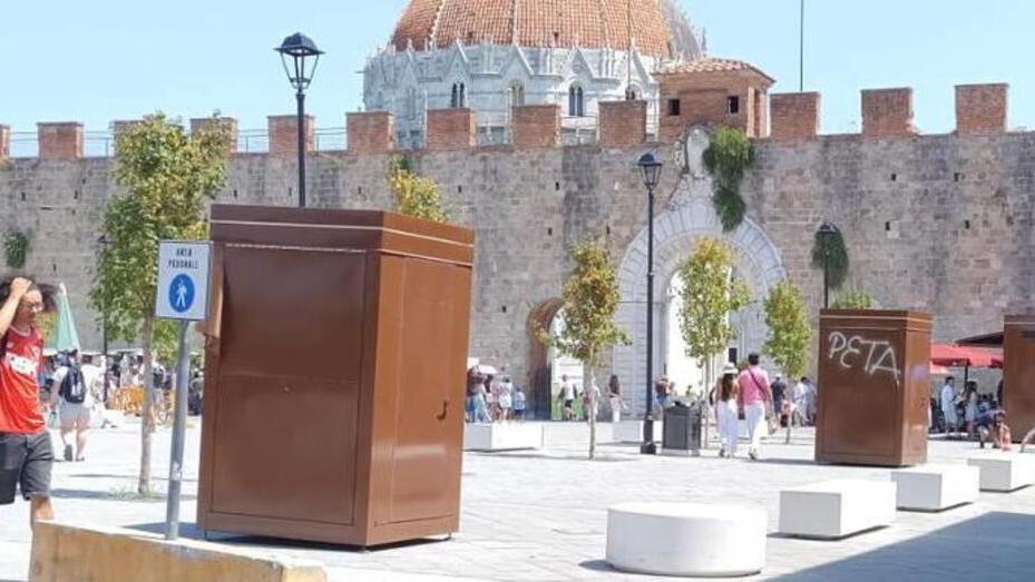 Pisa, bancarelle «Verifica sulle scelte del Comune per piazza Manin»<br>