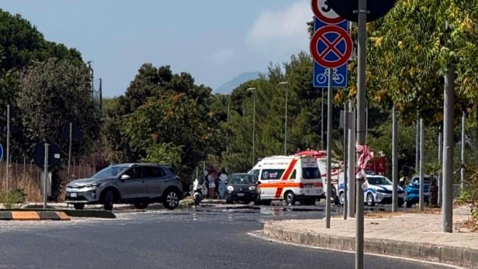 Alghero, travolge in auto due coniugi prima di darsi alla fuga, l’investitore si presenta in commissariato