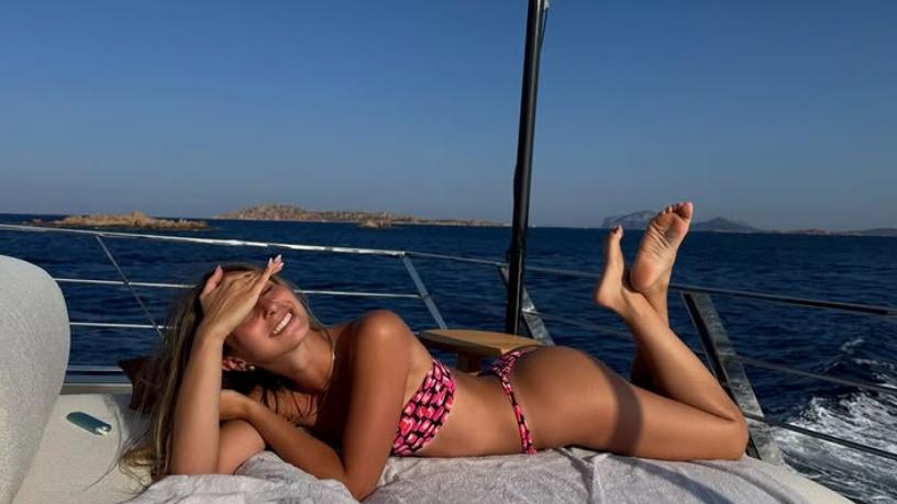 Kimi Antonelli in vacanza in Sardegna, ecco chi è la ragazza fotografata con lui