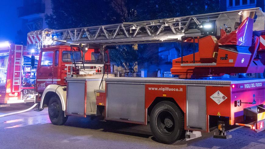 Ferrara, dimentica il pentolino sul fuoco: cucina avvolta dalle fiamme