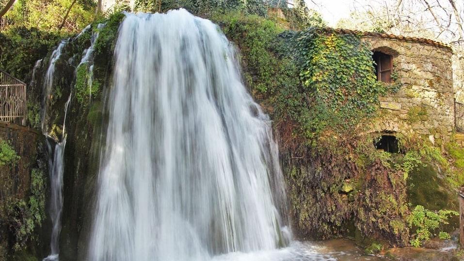 Sadali, il vecchio Mulino con la cascata di San Valentino