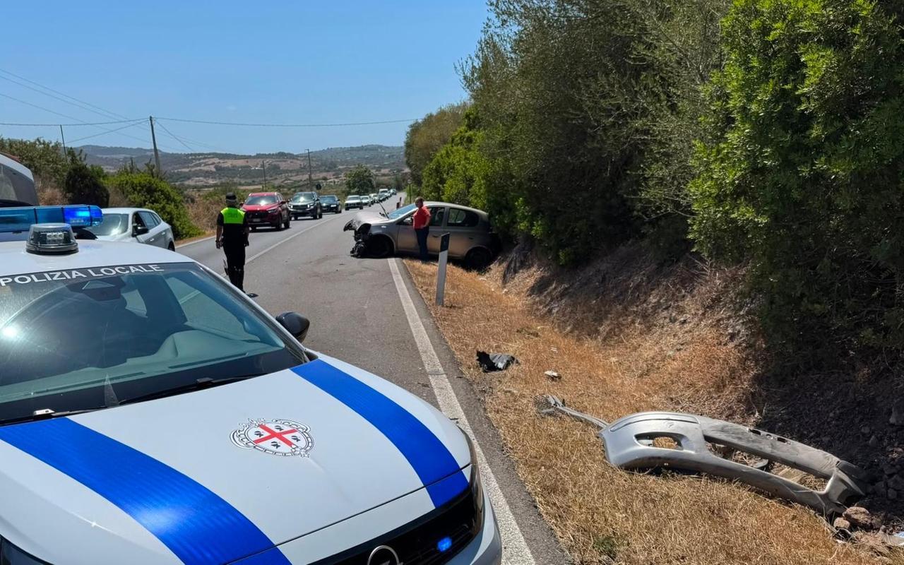 Evita un animale e si schianta con l’auto: tragedia sfiorata ad Alghero