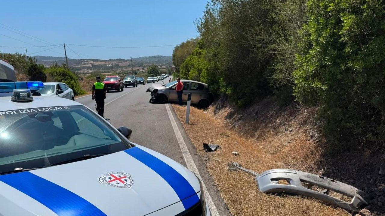 Evita un animale e si schianta con l’auto: tragedia sfiorata ad Alghero