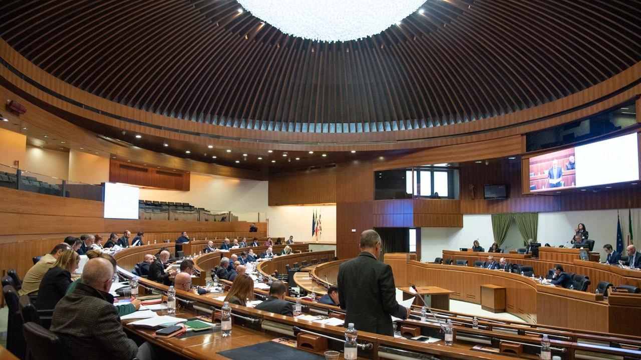 Cure dentistiche, sport e incentivi sugli assorbenti per le ragazze: ecco le nuove misure della Regione