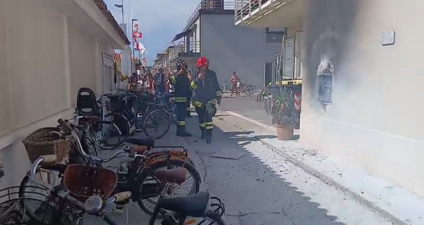 
	L'incendio in Passeggiata a Viareggio

