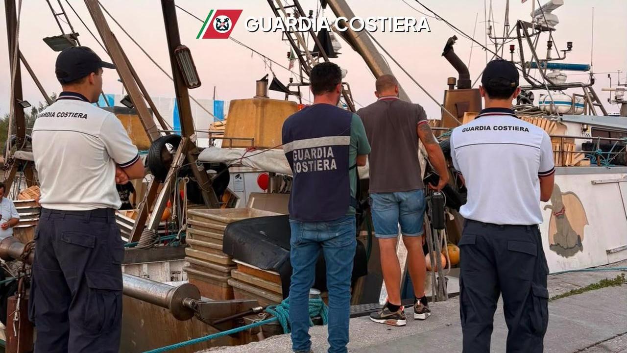 Pesca illegale, barche sequestrate a Porto Garibaldi