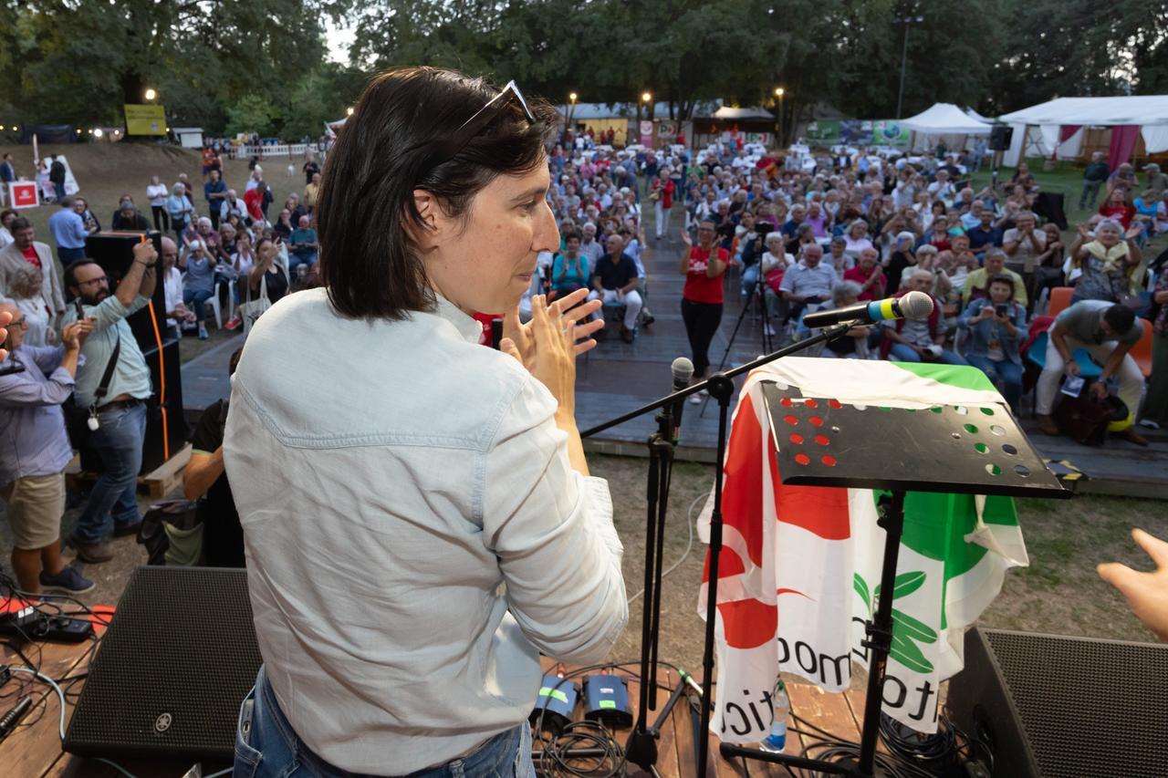 Bagni di folla, comizi e salsicce: quando a Ferrara c’erano le feste di partito