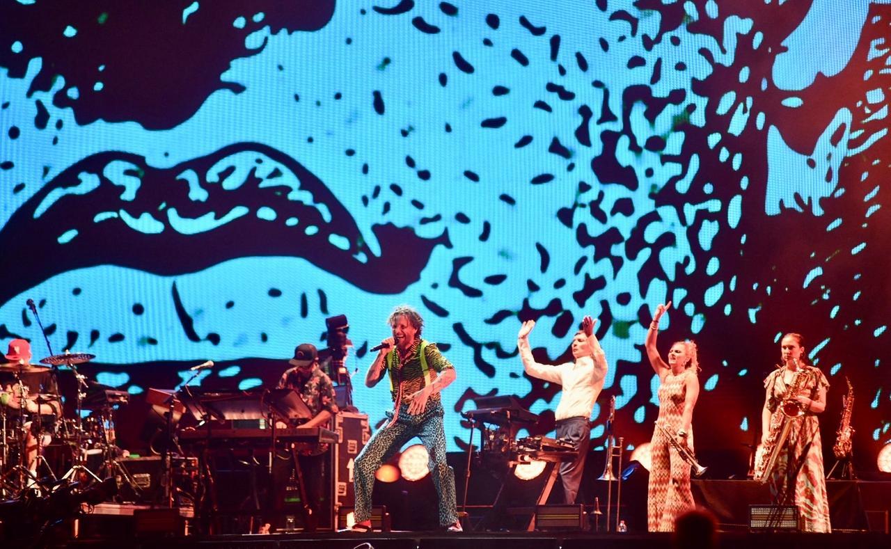 Jovanotti accende il suo Summer Party a Olbia: «Il divertimento contro le cose terribili che sentiamo»