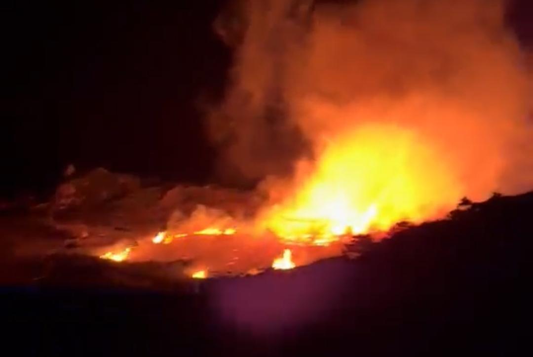 Fiamme sull’isola del Parco, incendio distrugge l’esclusivo ristorante vista mare