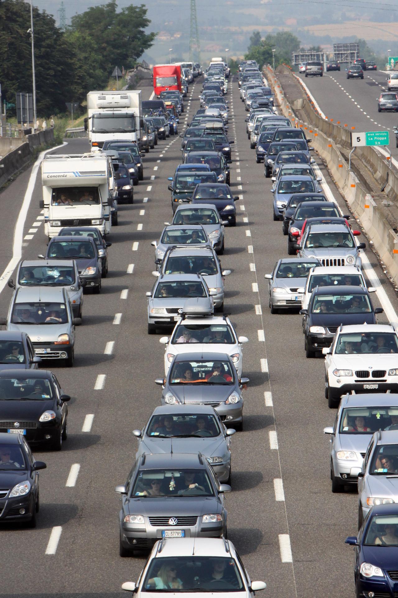 L’esodo dei 25 milioni giornata da bollino nero sulle autostrade italiane