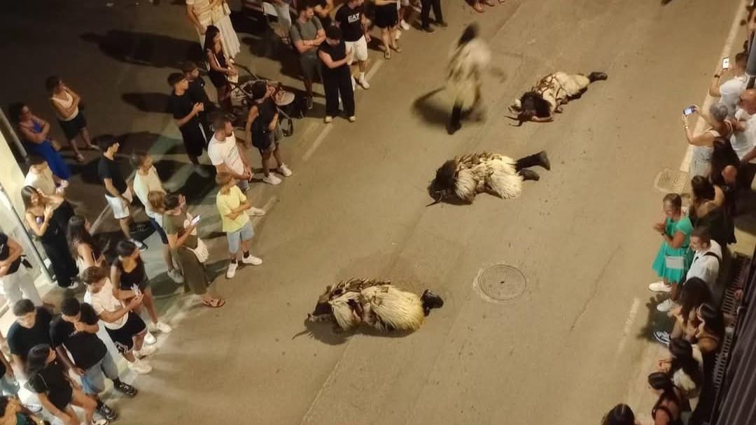 Migliaia di turisti per Maskaras, in piazza il carnevale tradizionale della Sardegna