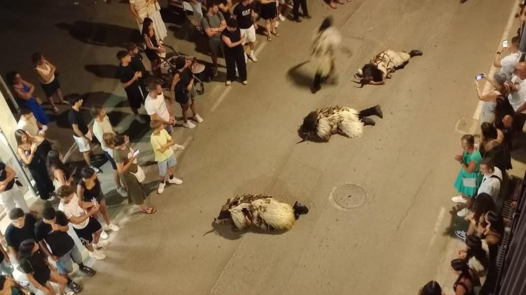 Migliaia di turisti per Maskaras, in piazza il carnevale tradizionale della Sardegna