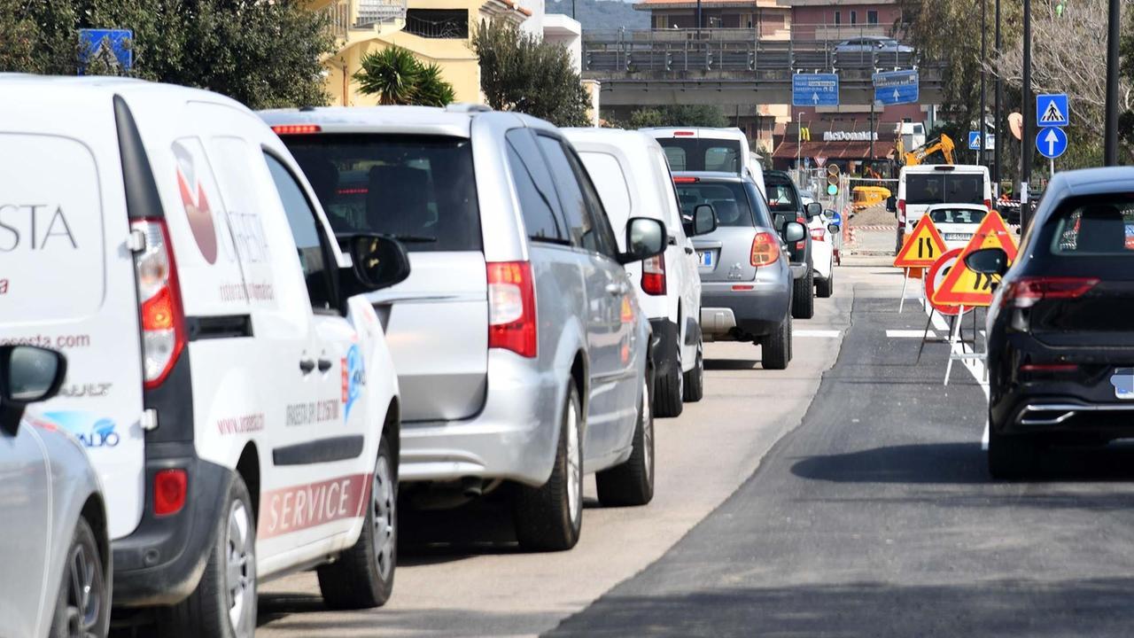 Olbia paralizzata dal traffico, Pd all’attacco: «Giunta incapace di programmare»