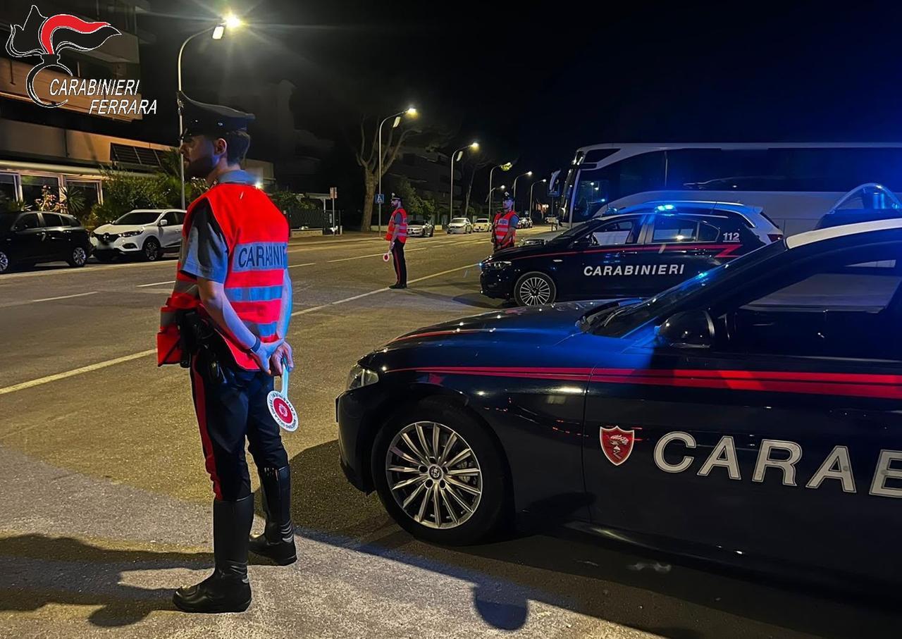Non si ferma all’alt: ventenne arrestato dai carabinieri a Lido Nazioni