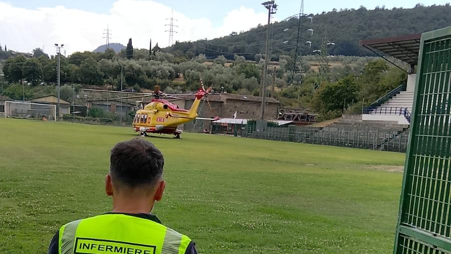 L'elicottero del 118 al campo sportivo di Vaiano
