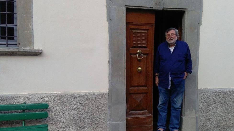 Quando Guccini si raccontò alla Gazzetta: «Alla mattina leggo, al pomeriggio scrivo. Non chiamatemi Maestro, ma passeggero della musica»