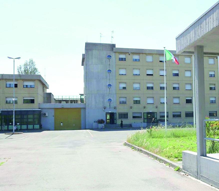 Detenuto esperto di Mma in carcere per omicidio aggredisce a pugni e ginocchiate un agente penitenziario