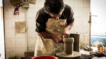 Ceramisti a caccia di nuovi mercati. Ma non ci sono giovani in bottega