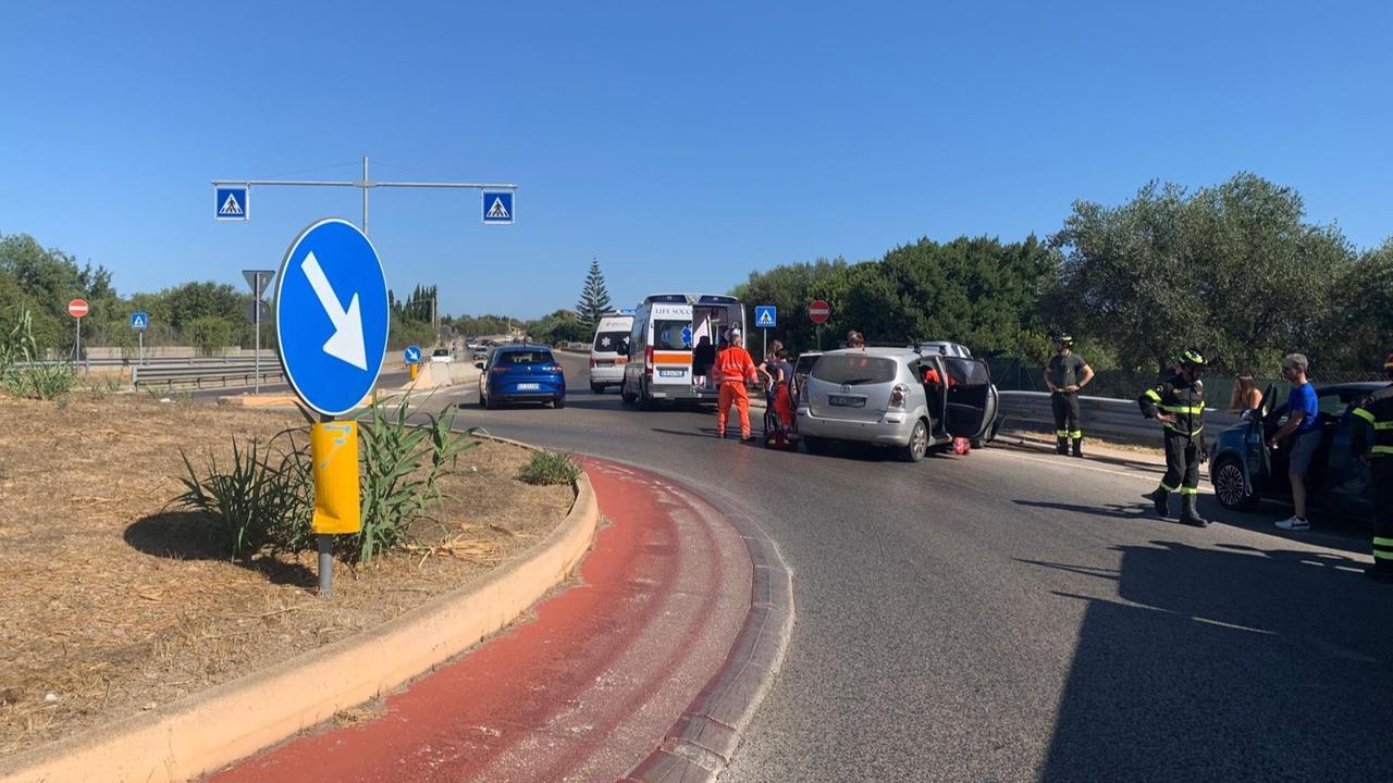 Sassari, si schianta con l’auto contro il guardrail: ferito un uomo
