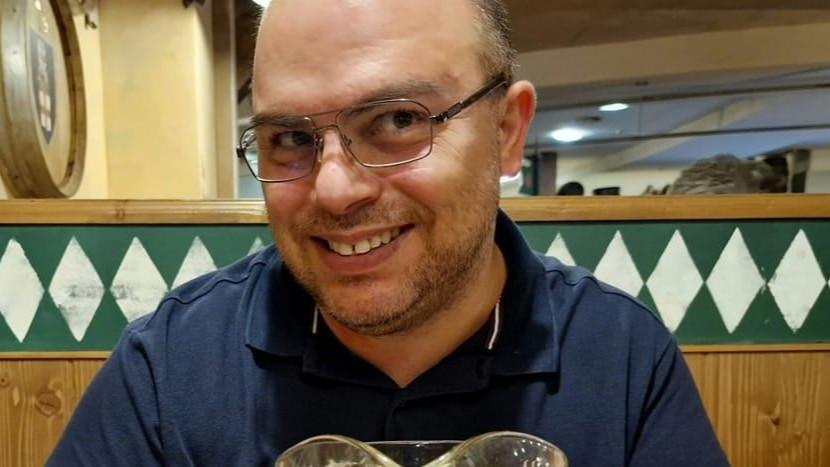 Il passato misterioso, l’agguato col cric, poi l’omicidio nella sede del 118: un anno dopo il delitto Pusceddu è ancora un giallo – Le ipotesi