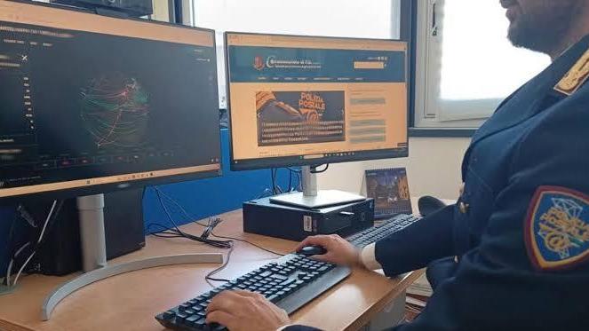 Lucca, tre indagati per pedopornografia: «Diffuso il video di un minore»<br>
