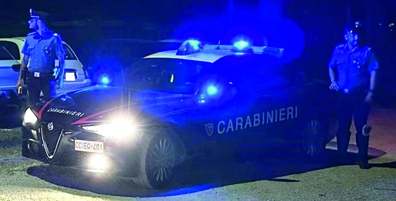 Ferrara, padre e figlia rapinati in casa da una banda di malviventi