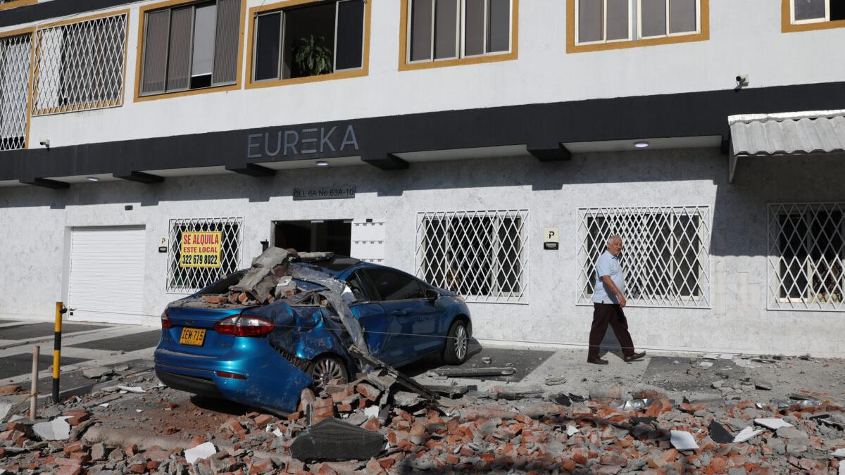 Terremoto in Colombia, scossa di magnitudo 7.4 avvertita fino in Ecuador: feriti e gravi danni