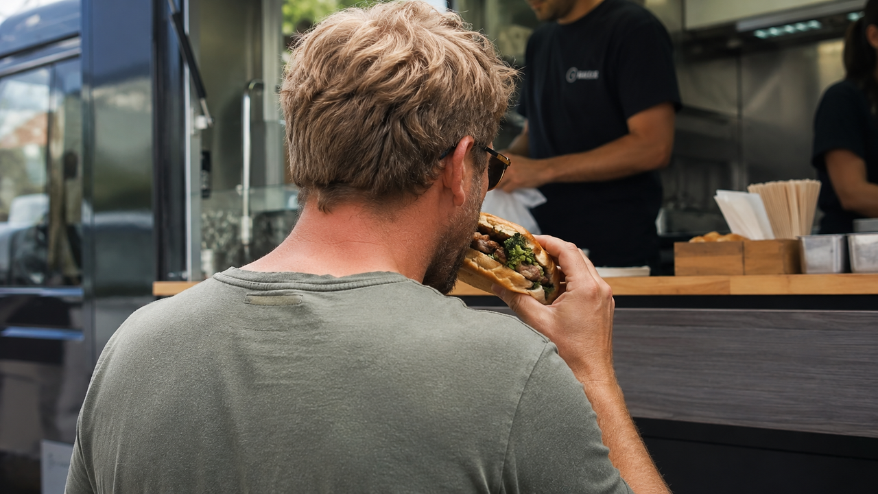 Morto per il botulino nel panino con salsiccia. Gli avvocati: «Sintomi scambiati per ubriachezza»