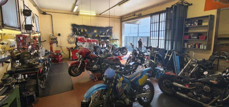 Ferrara, officina abusiva in un capannone: chiusura e sanzioni per 11mila euro
