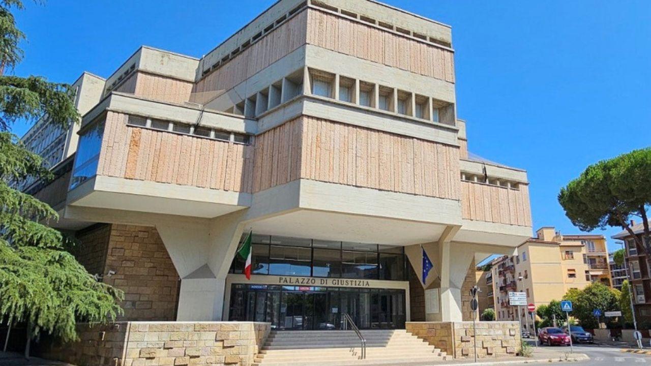 
	Il tribunale di Grosseto

