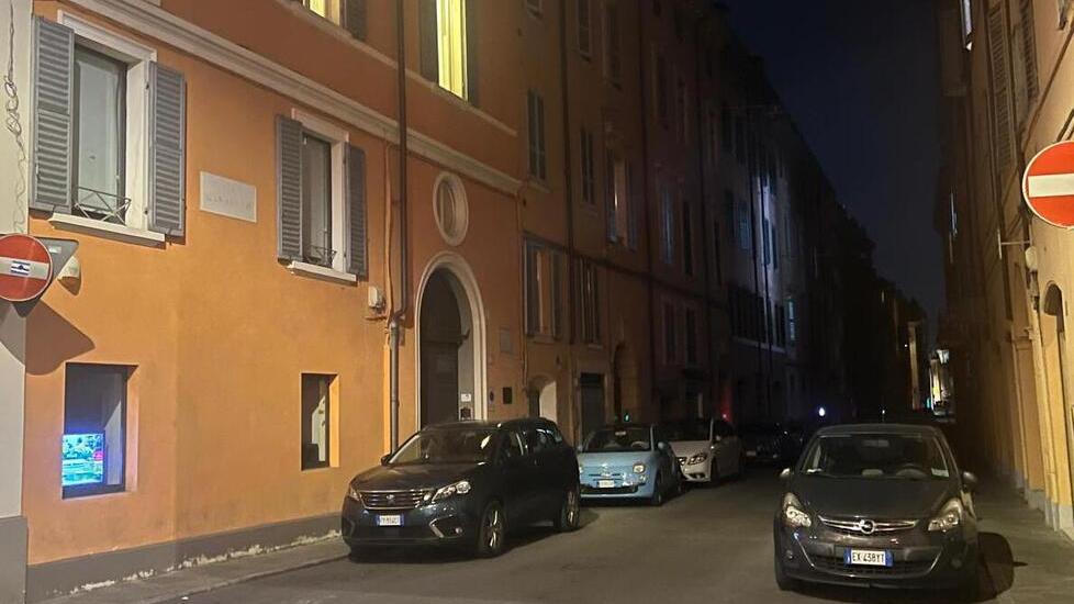 Strade al buio da giorni in centro: scatta la protesta dei residenti