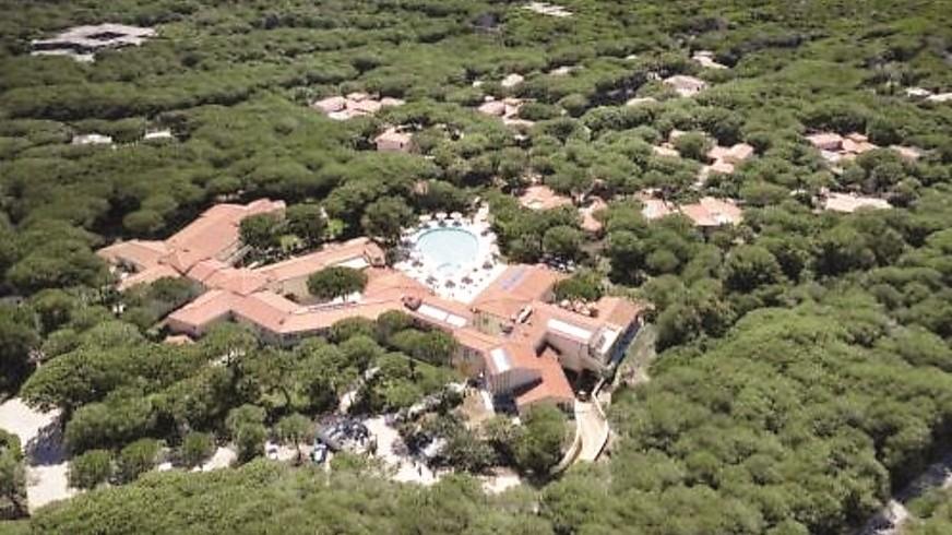 Is Arenas, il resort è ancora chiuso. I proprietari: «Aspettiamo che le istituzioni ci aiutino a riaprire»