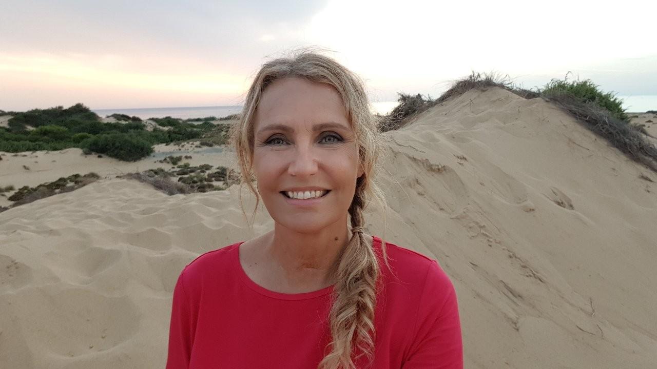 Estate cafona in Sardegna, Licia Colò: «Basta, l’isola va rispettata, servono multe indimenticabili»