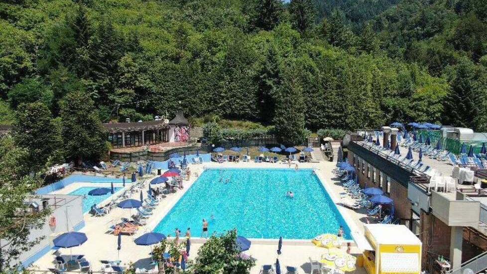 La piscina comunale Le Ginestre a Maresca