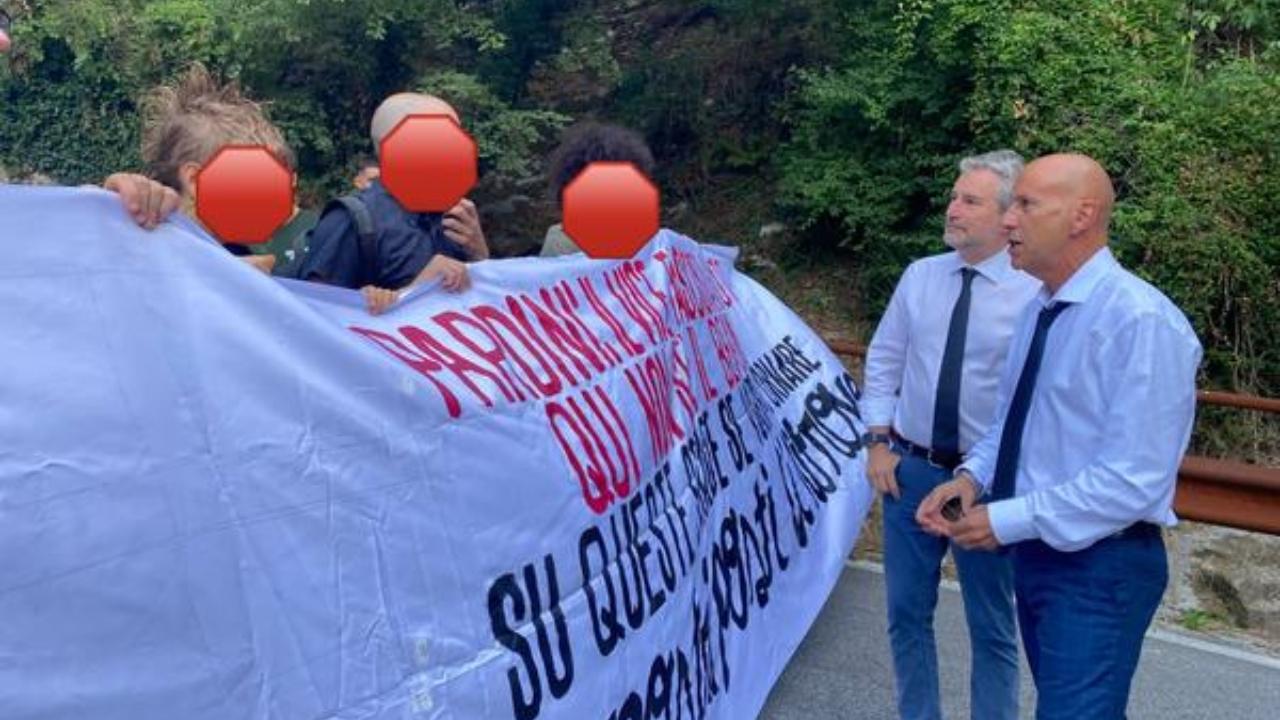 La contestazione al sindaco di Lucca 