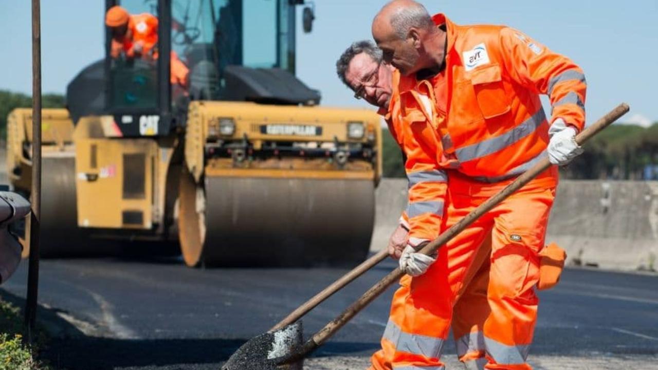 Operai al lavoro in Fi-Pi-Li (Foto di repertorio)